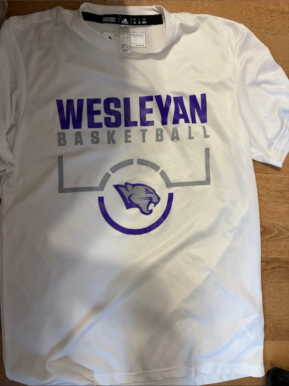 Wesleyan Basketball Graphic Tee Size Small Like New
